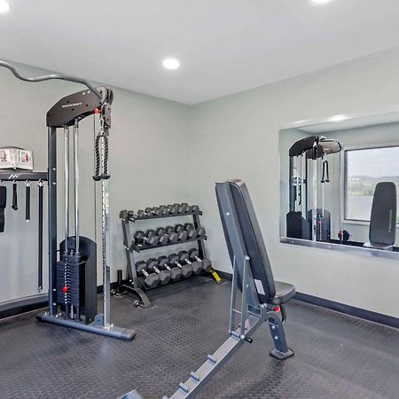 Suburban Studios Verona - Staunton North מראה חיצוני תמונה